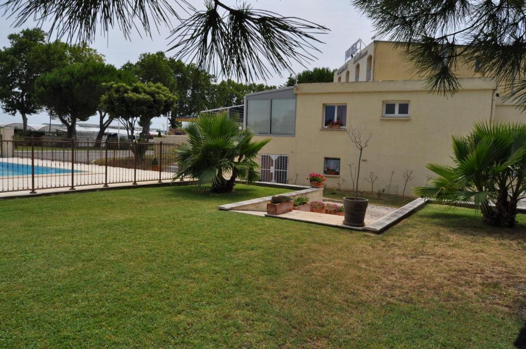 Les Mimosas Hotel Lunel  Exterior foto